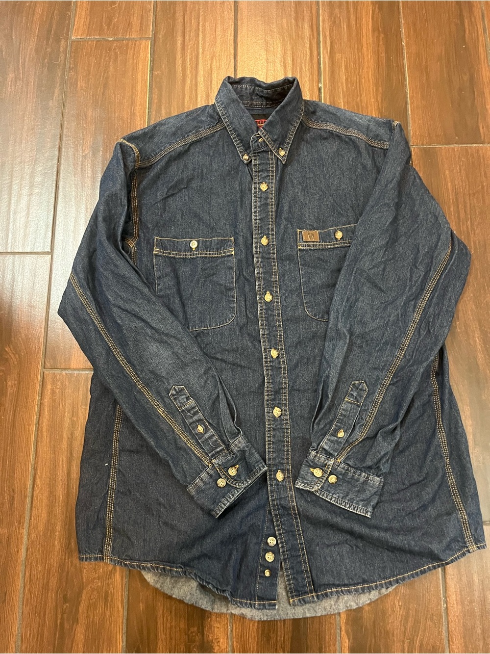 Men's  Riggs Workwear by Wrangler Dark Blue Denim Button-Down Shirt, size L